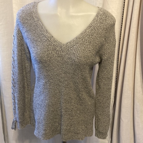 American eagle outfitters V Neck fall sweater grey white sleeve design size XS - Picture 1 of 8